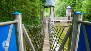 Wackelbrücke im Freizeitpark Tolk-Schau
